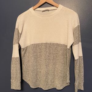 Francesca’s Charlotte Avery waffle print shirt new size small